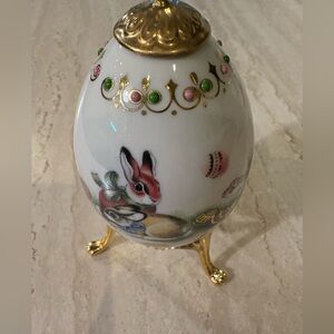 Lenox China Treasures Collection Bunny Egg with Gold Tone Stand